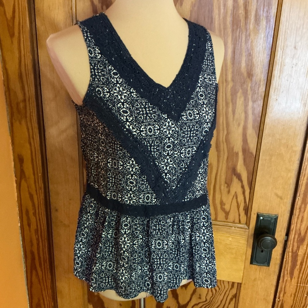 Knox Rose boho crochet trimmed summer peplum top - Picture 9 of 10